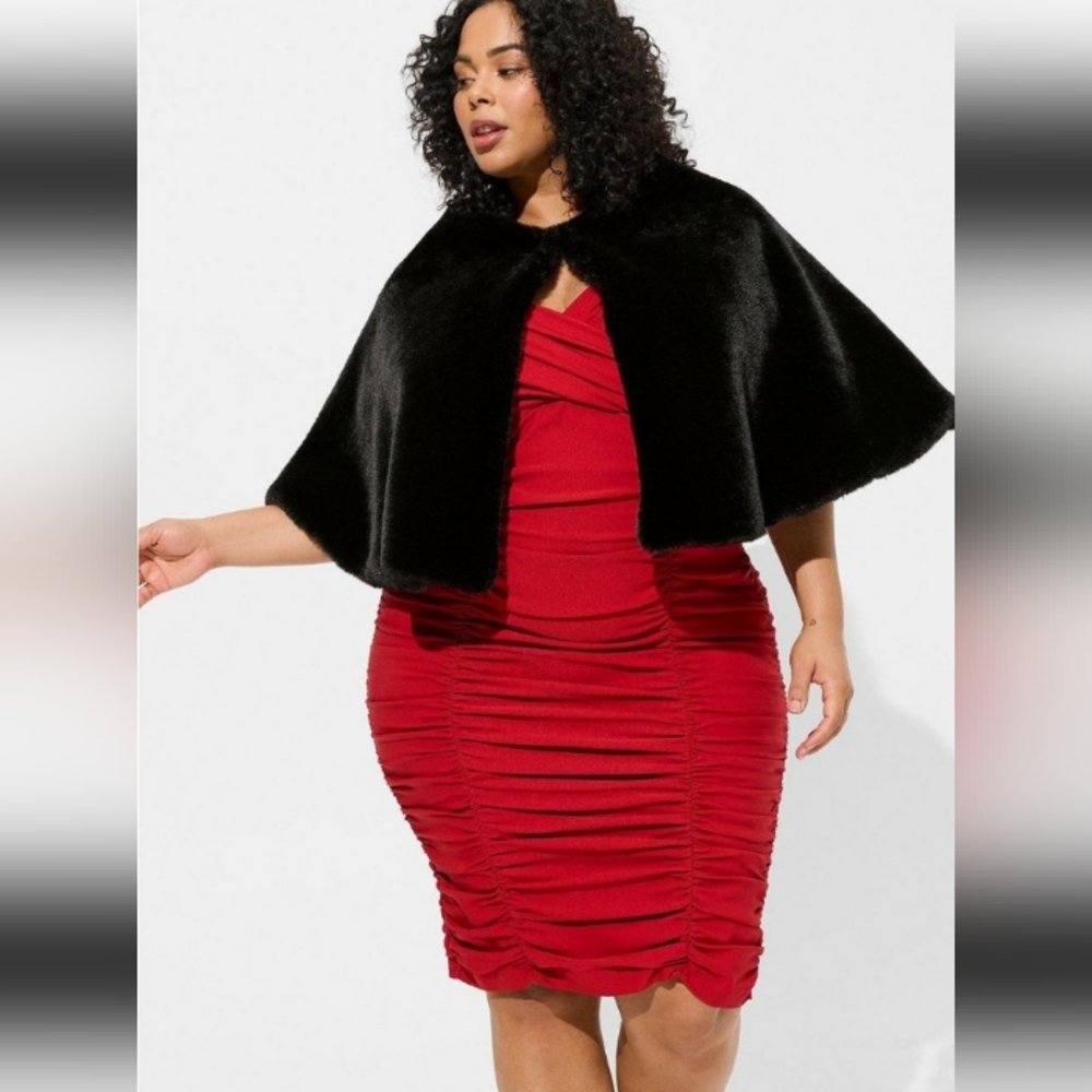 New Torrid *Sold Out* Black Faux Fur Cape One Size NWT